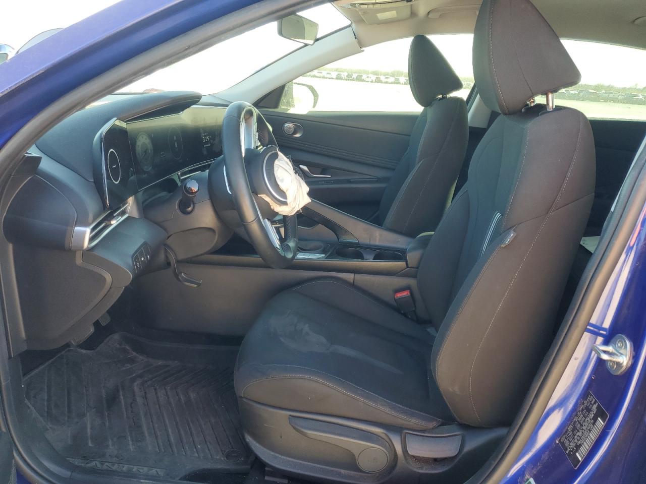 2023 Hyundai Elantra - Image 7