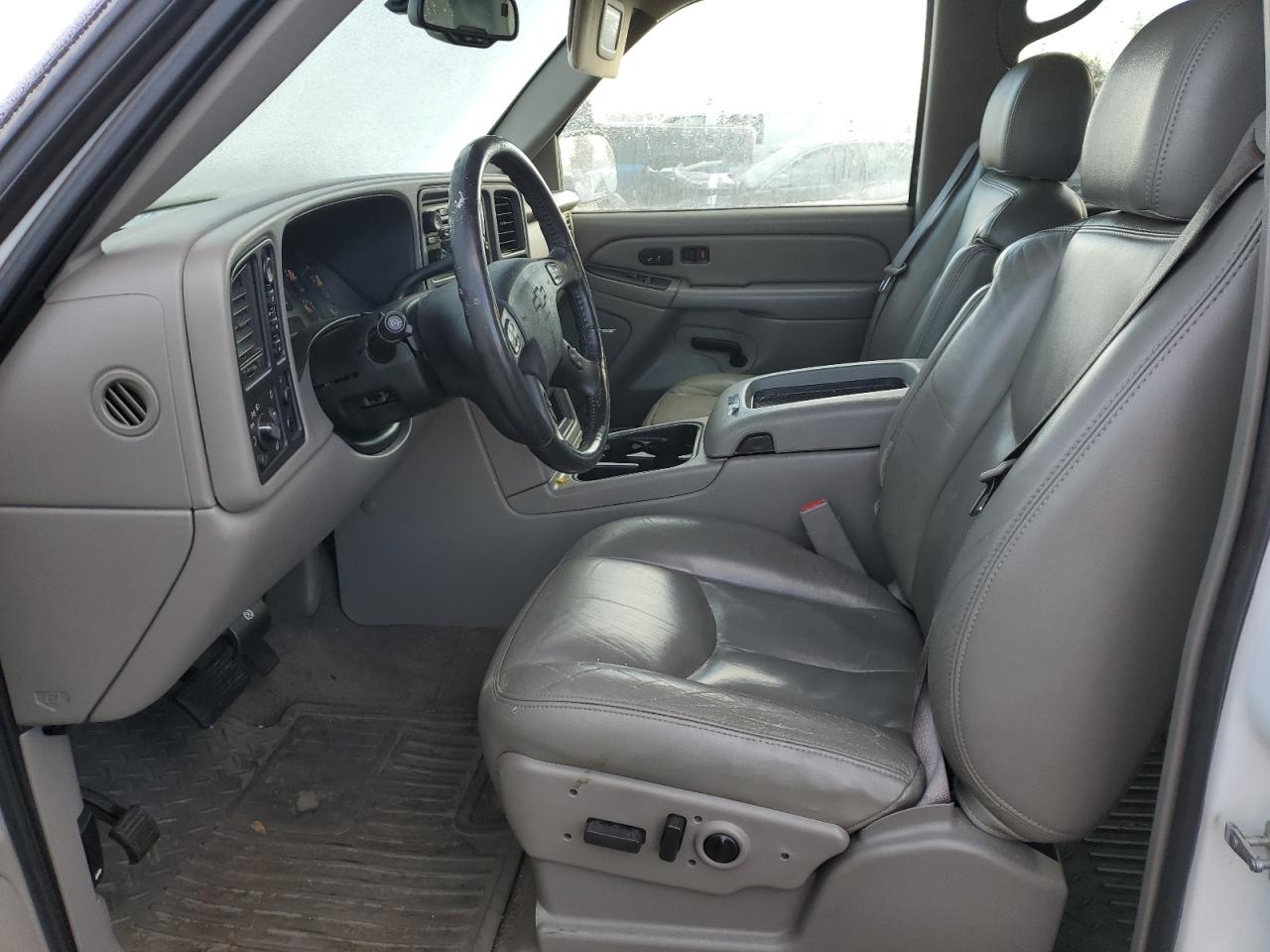 2006 Chevrolet Silverado - Image 7