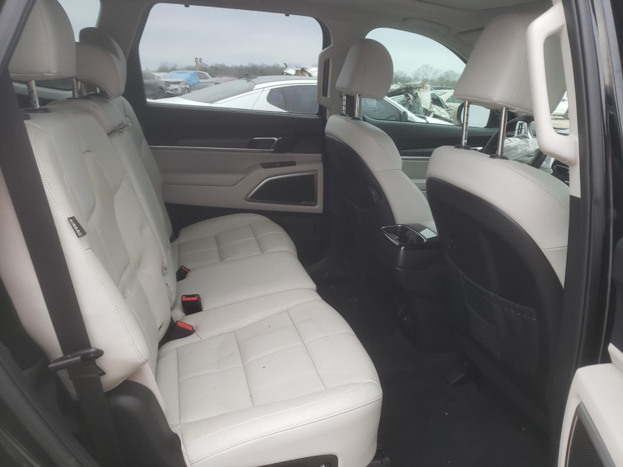 2023 Kia Telluride - Image 12