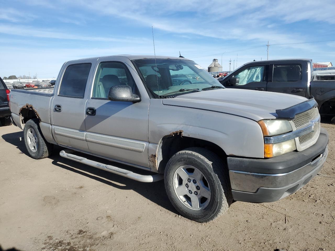2004 Chevrolet Silverado - Image 4