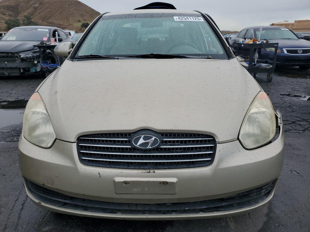 2007 Hyundai Accent - Image 5