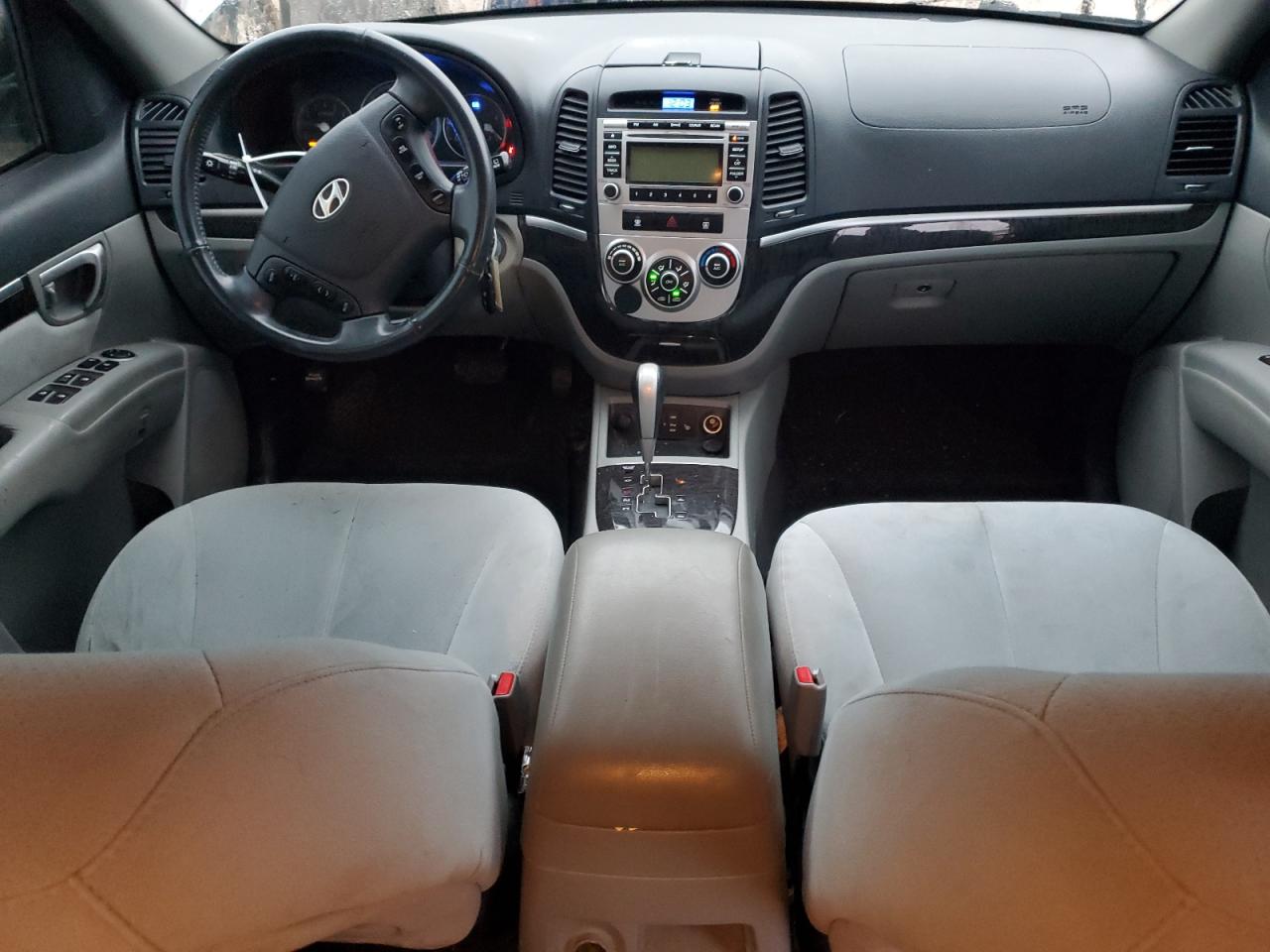 2009 Hyundai Santa Fe - Image 8