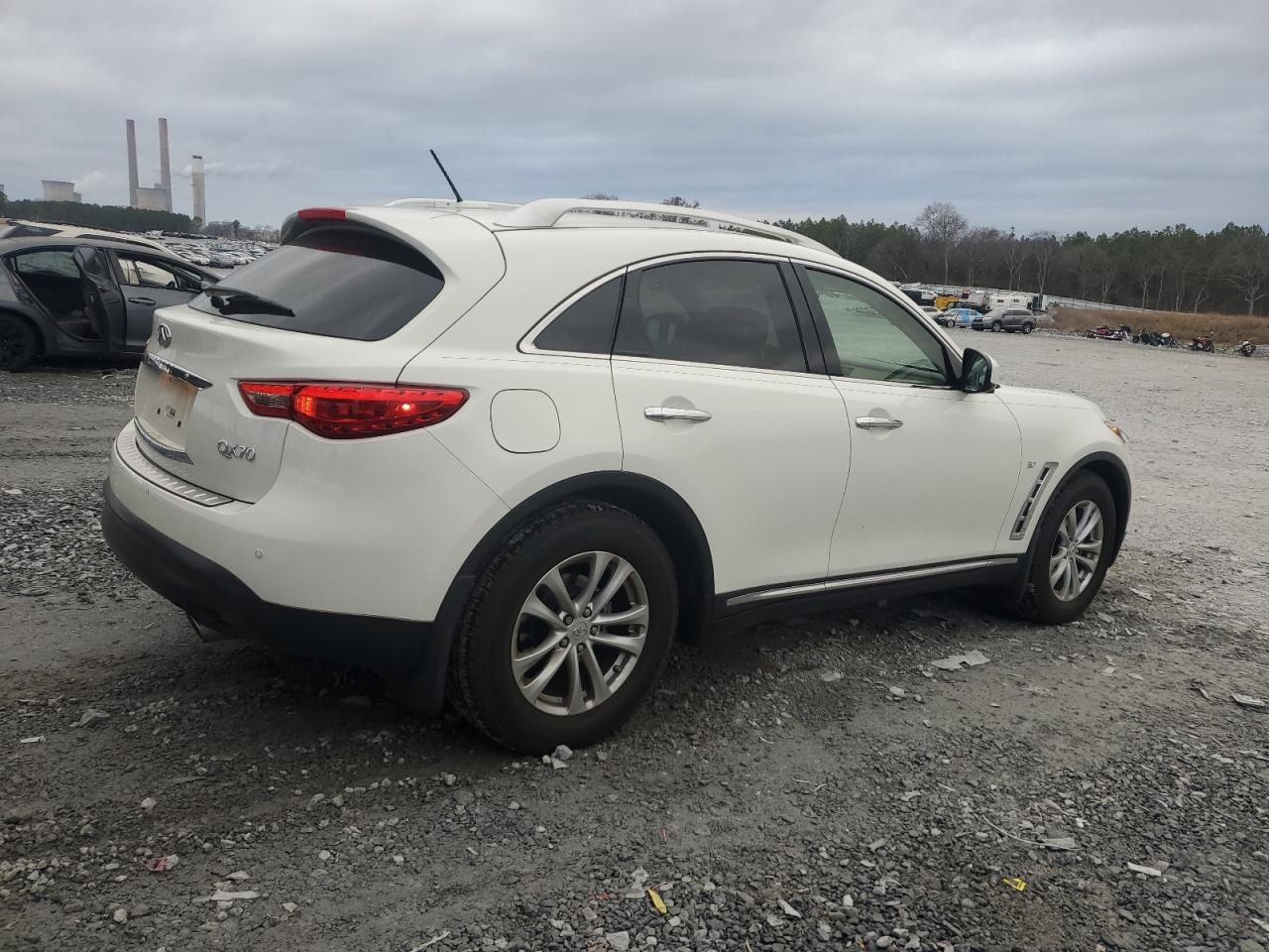 2016 Infiniti QX70 - Image 3