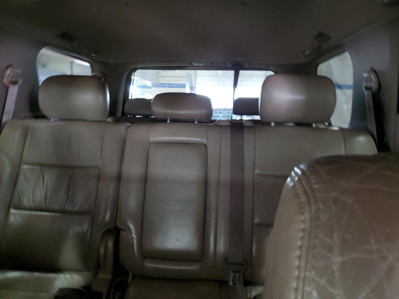 2002 Toyota Sequoia - Image 10