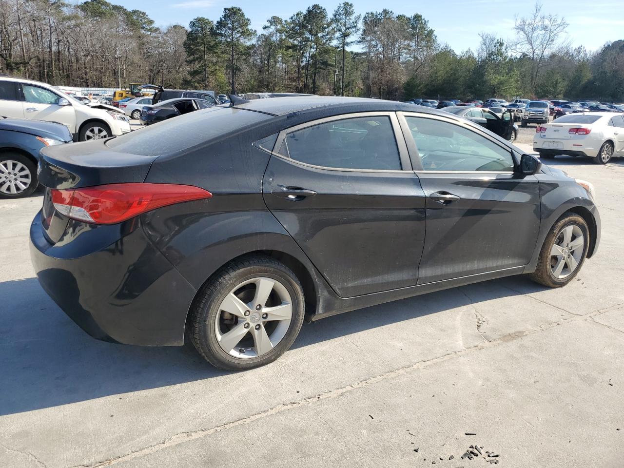 2012 Hyundai Elantra - Image 3