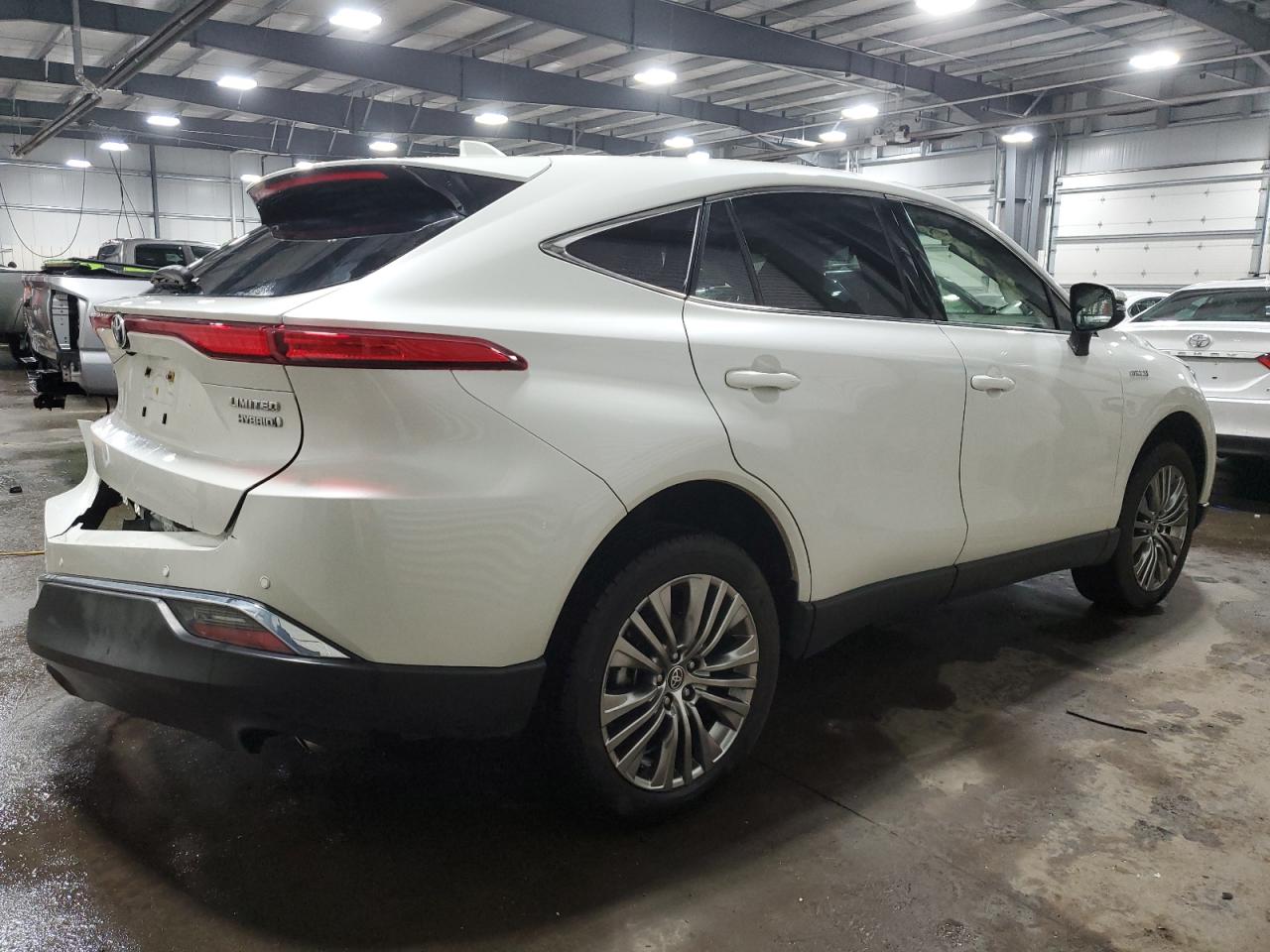 2021 Toyota Venza - Image 3