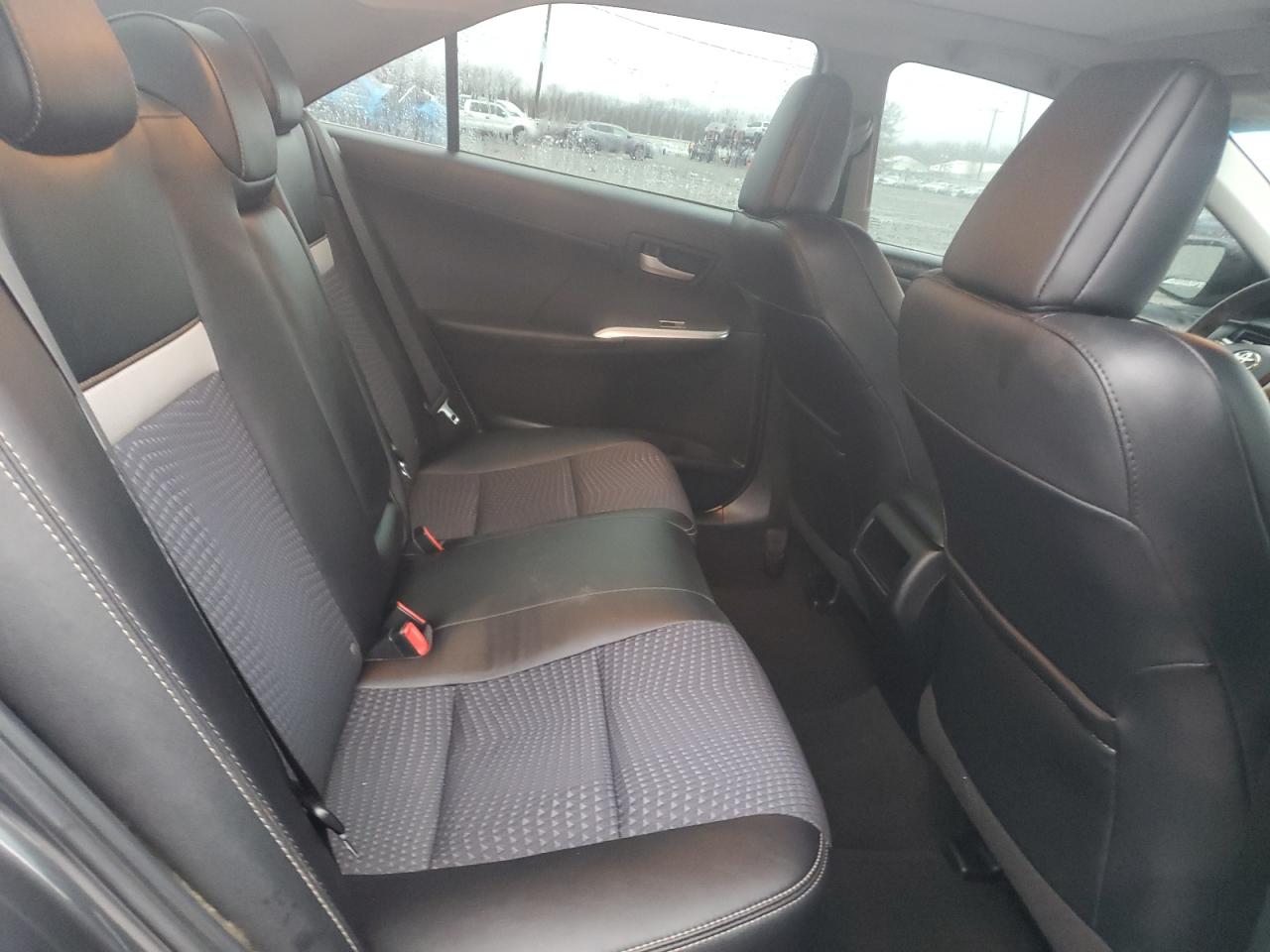 2013 Toyota Camry - Image 10