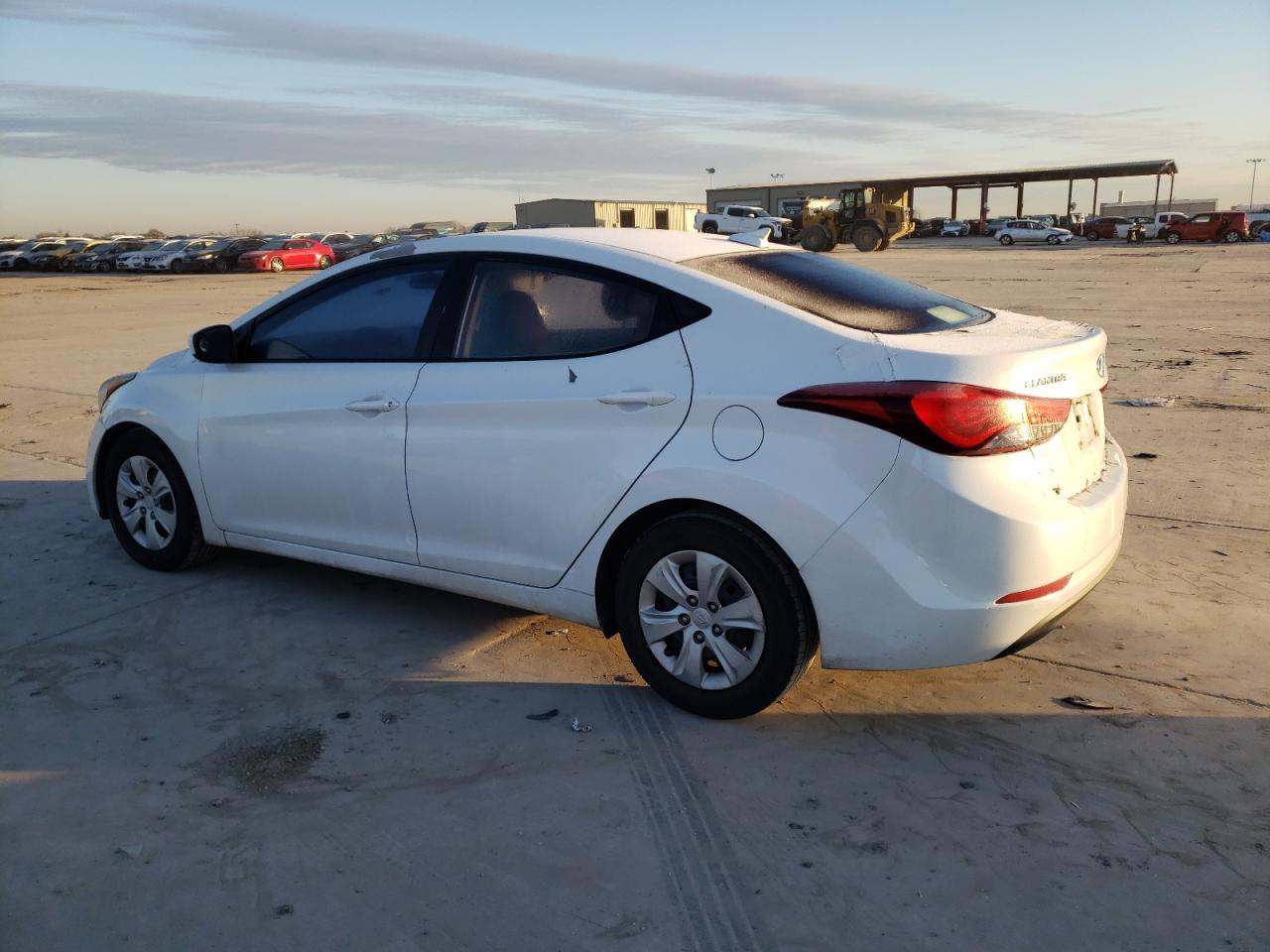 VIN 5NPDH4AE1GH710050 2016 HYUNDAI ELANTRA no.2