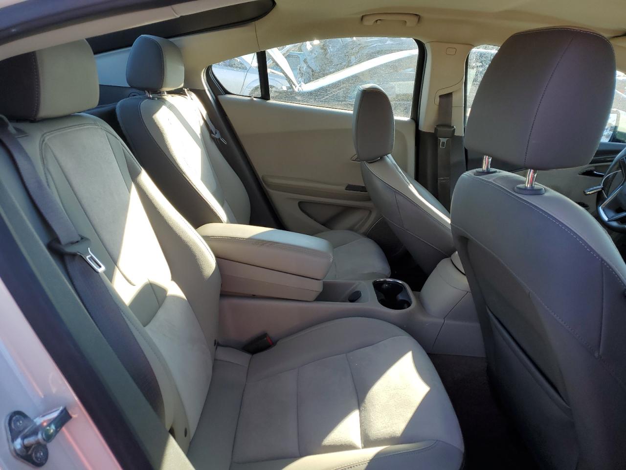 2014 Chevrolet Volt - Image 10
