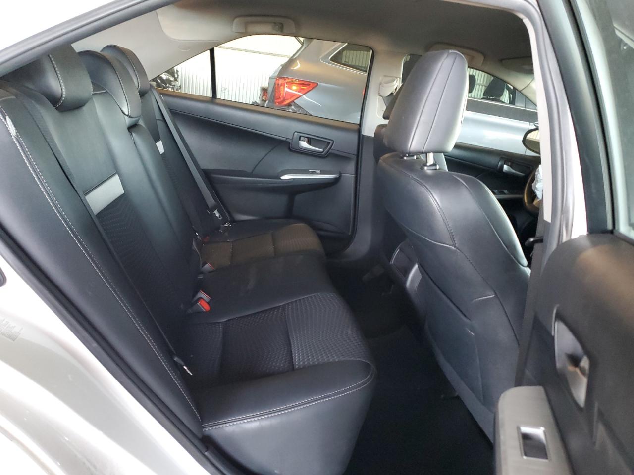 2014 Toyota Camry - Image 10
