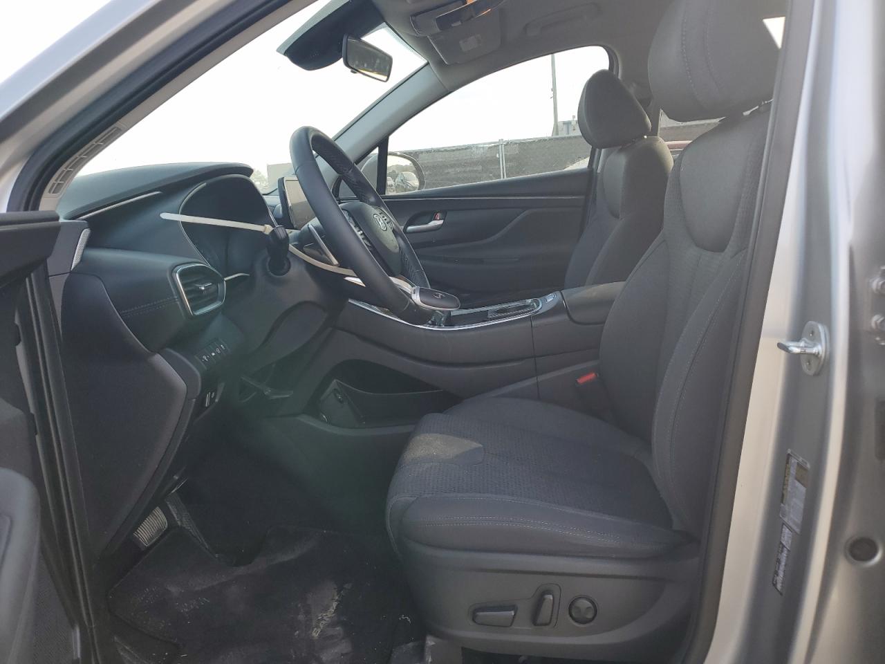 2023 Hyundai Santa Fe - Image 7