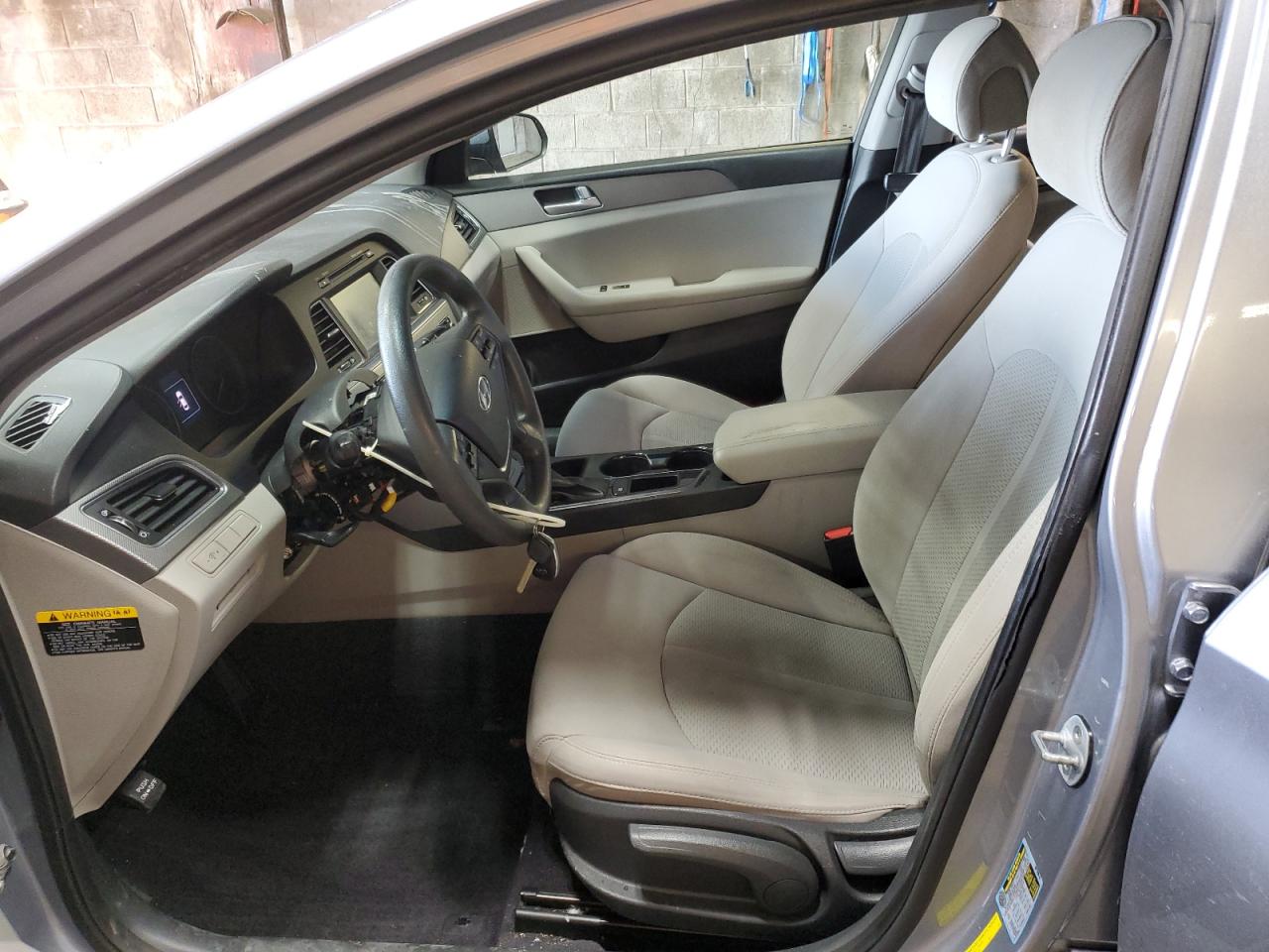 2016 Hyundai Sonata - Image 7