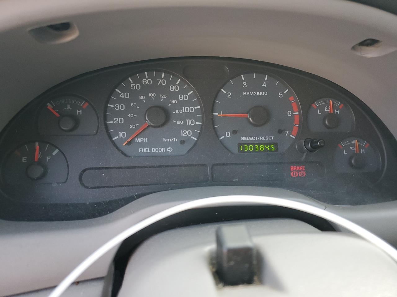 2004 Ford Mustang - Image 9