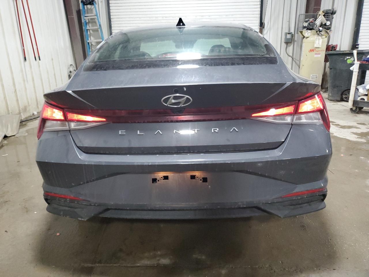 2023 Hyundai Elantra - Image 6