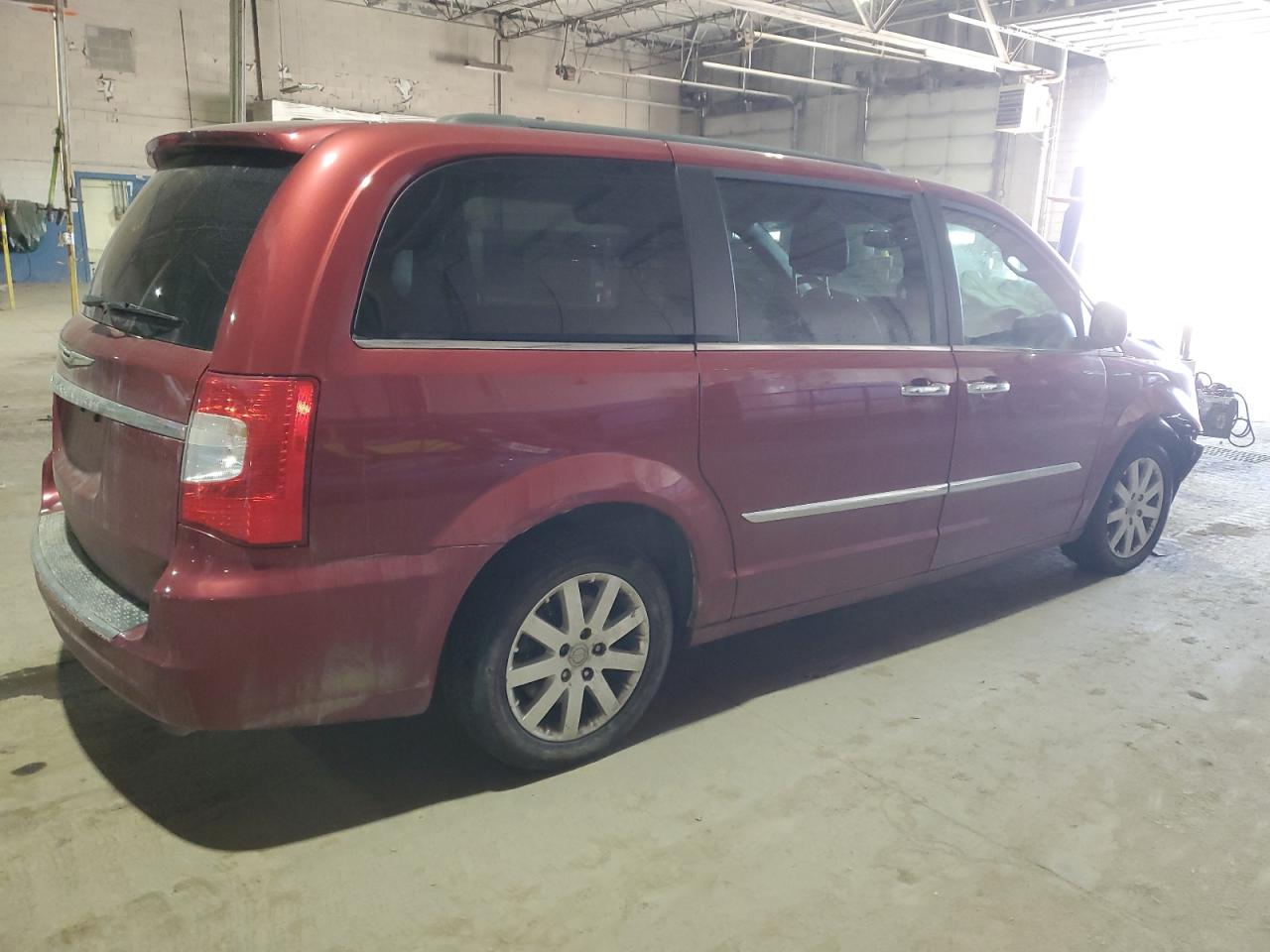 2015 Chrysler Town & Country - Image 3