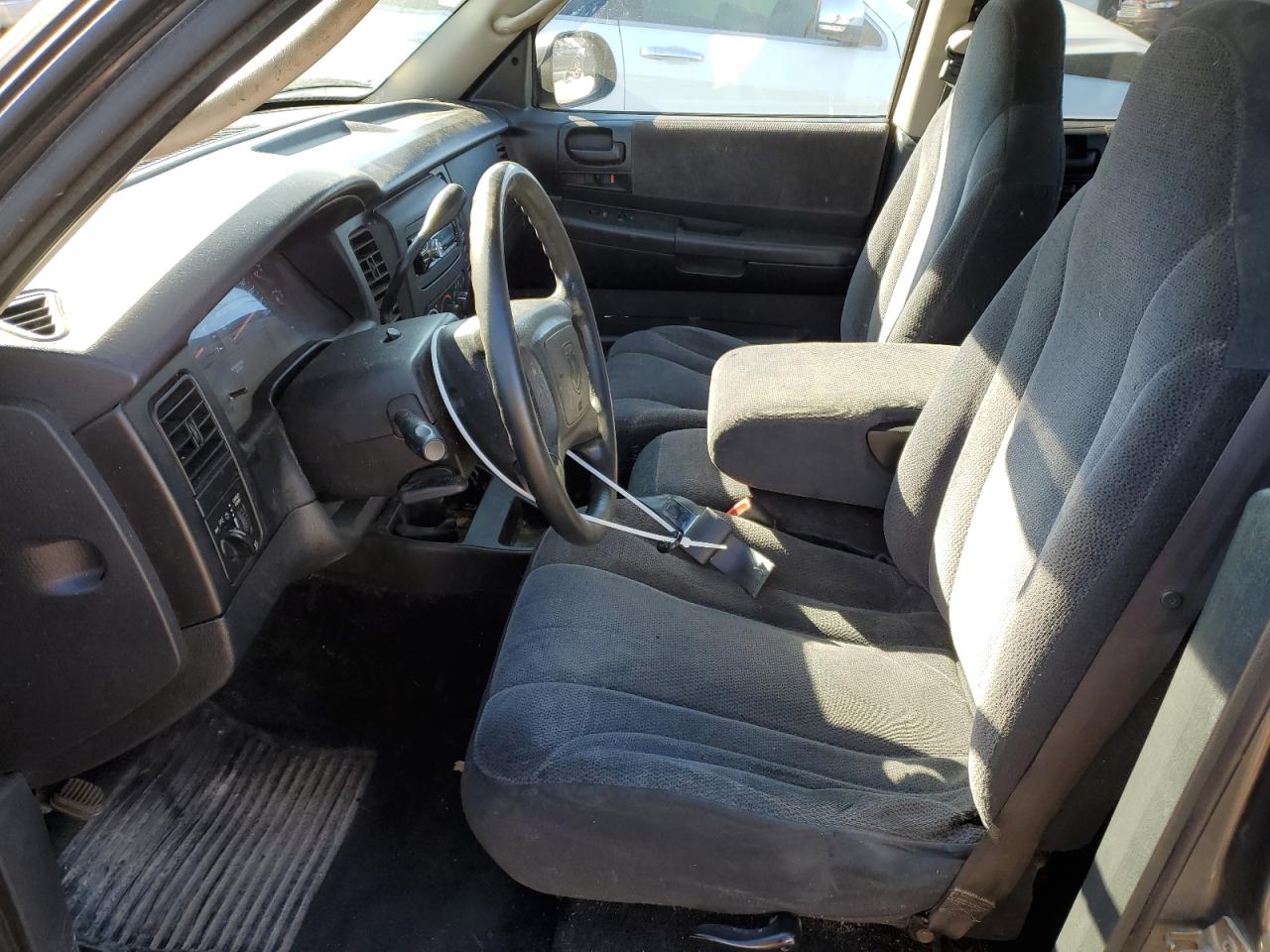 2003 Dodge Dakota - Image 7