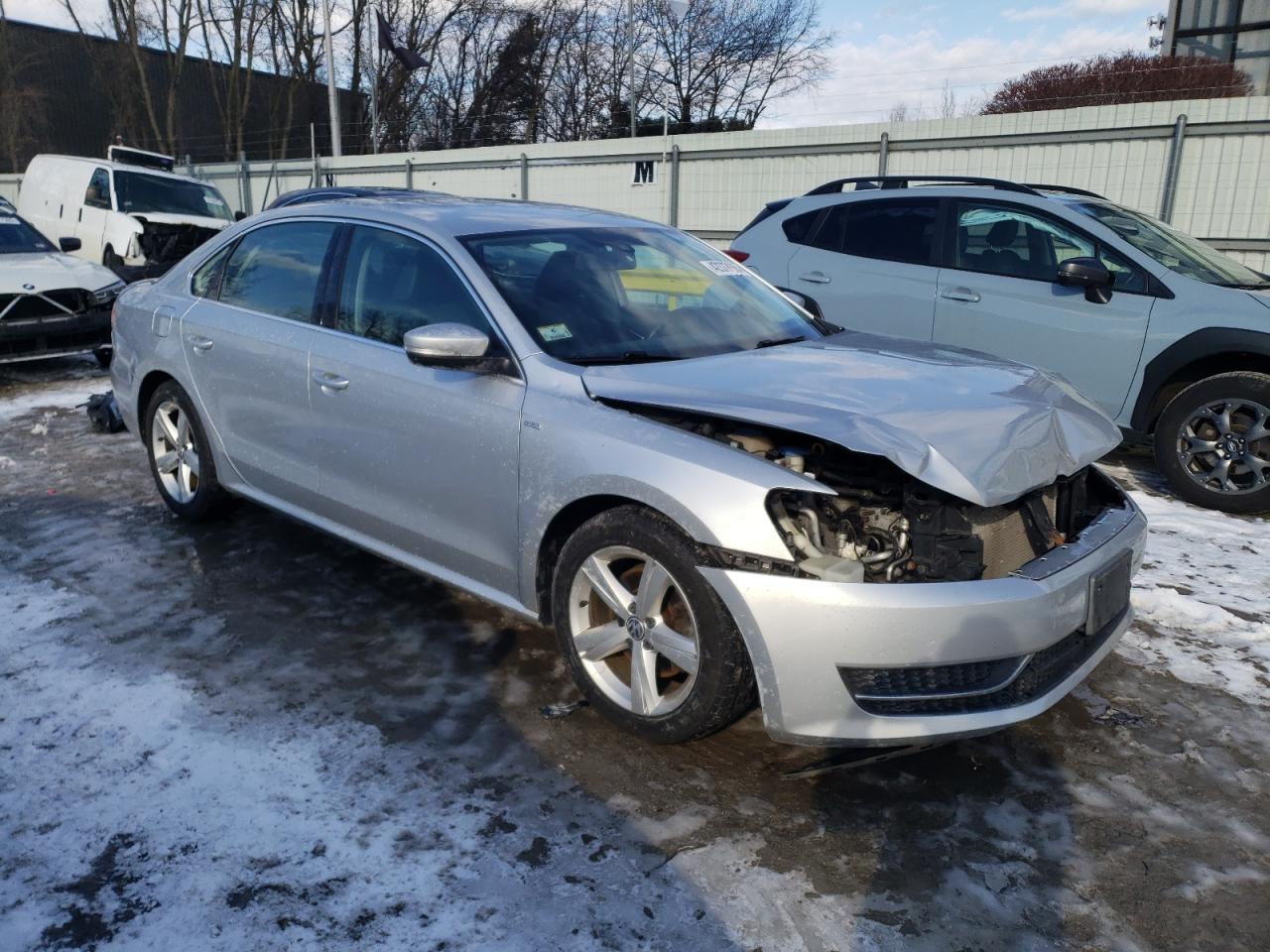 2014 Volkswagen Passat - Image 4