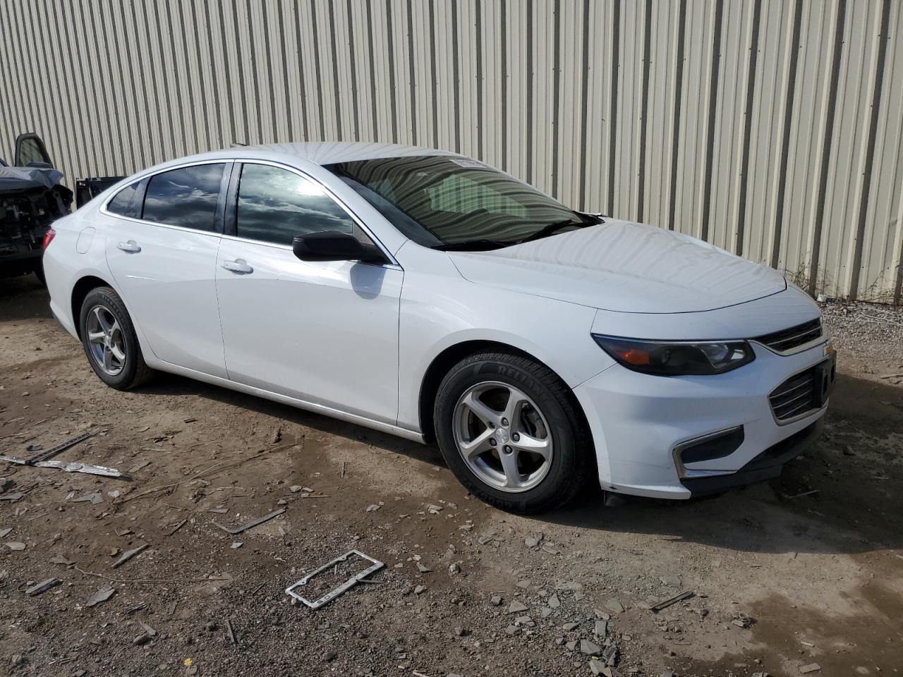 2017 Chevrolet Malibu - Image 4