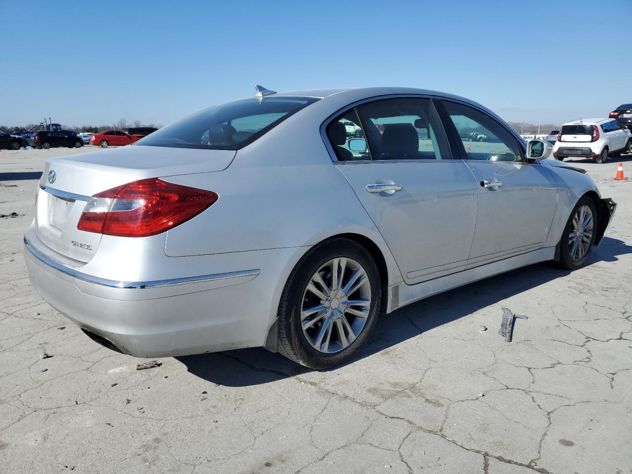 2014 Hyundai Genesis - Image 3