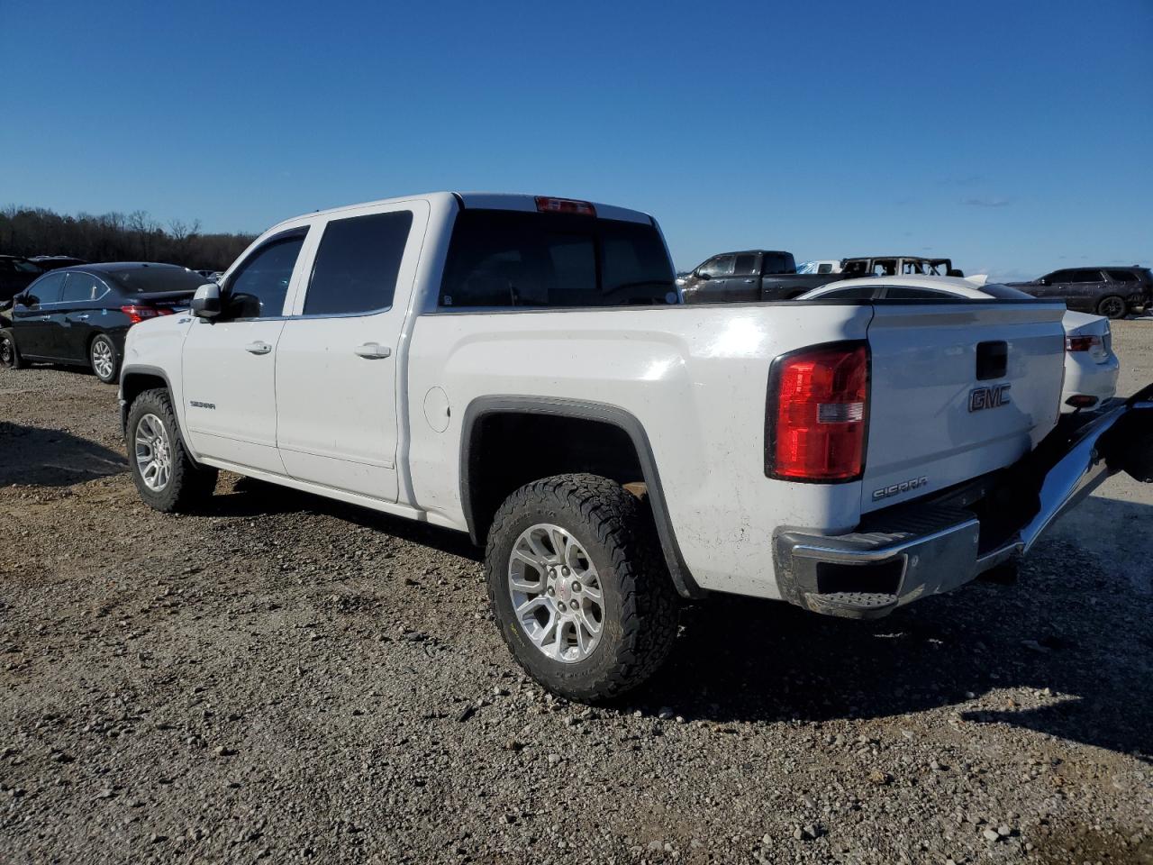 2015 GMC Sierra - Image 2