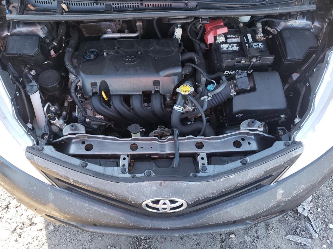2012 Toyota Yaris - Image 13