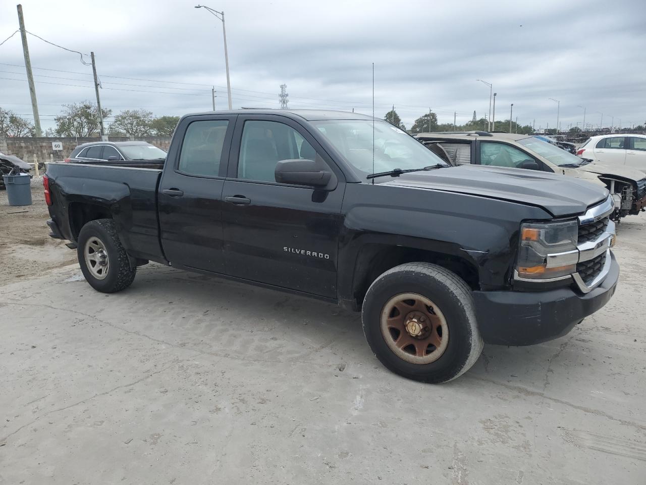 2017 Chevrolet Silverado - Image 4