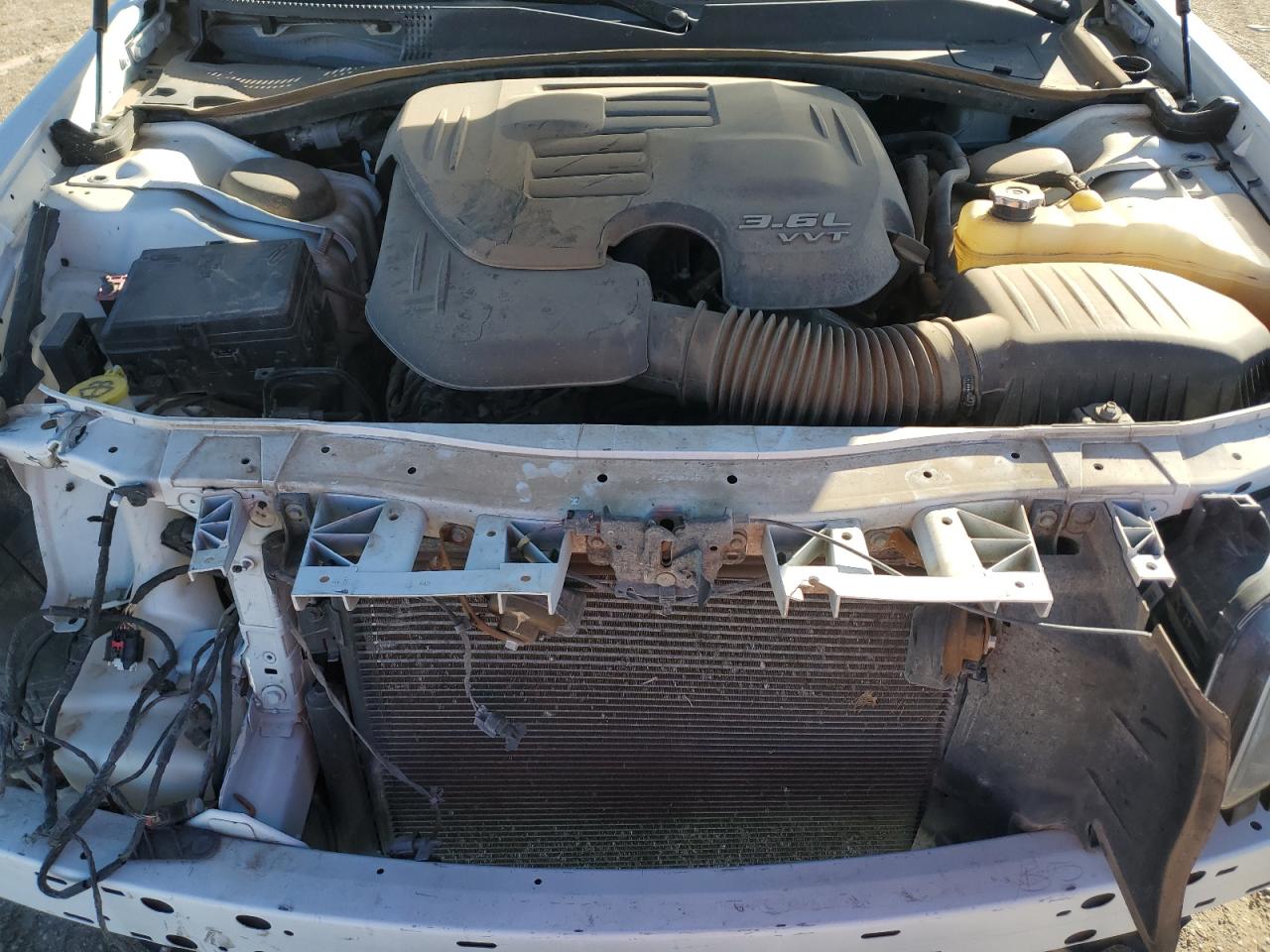 2017 Chrysler 300 - Image 11