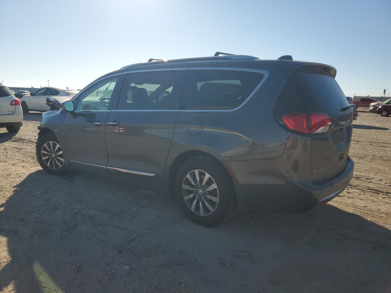 2020 Chrysler Pacifica - Image 2