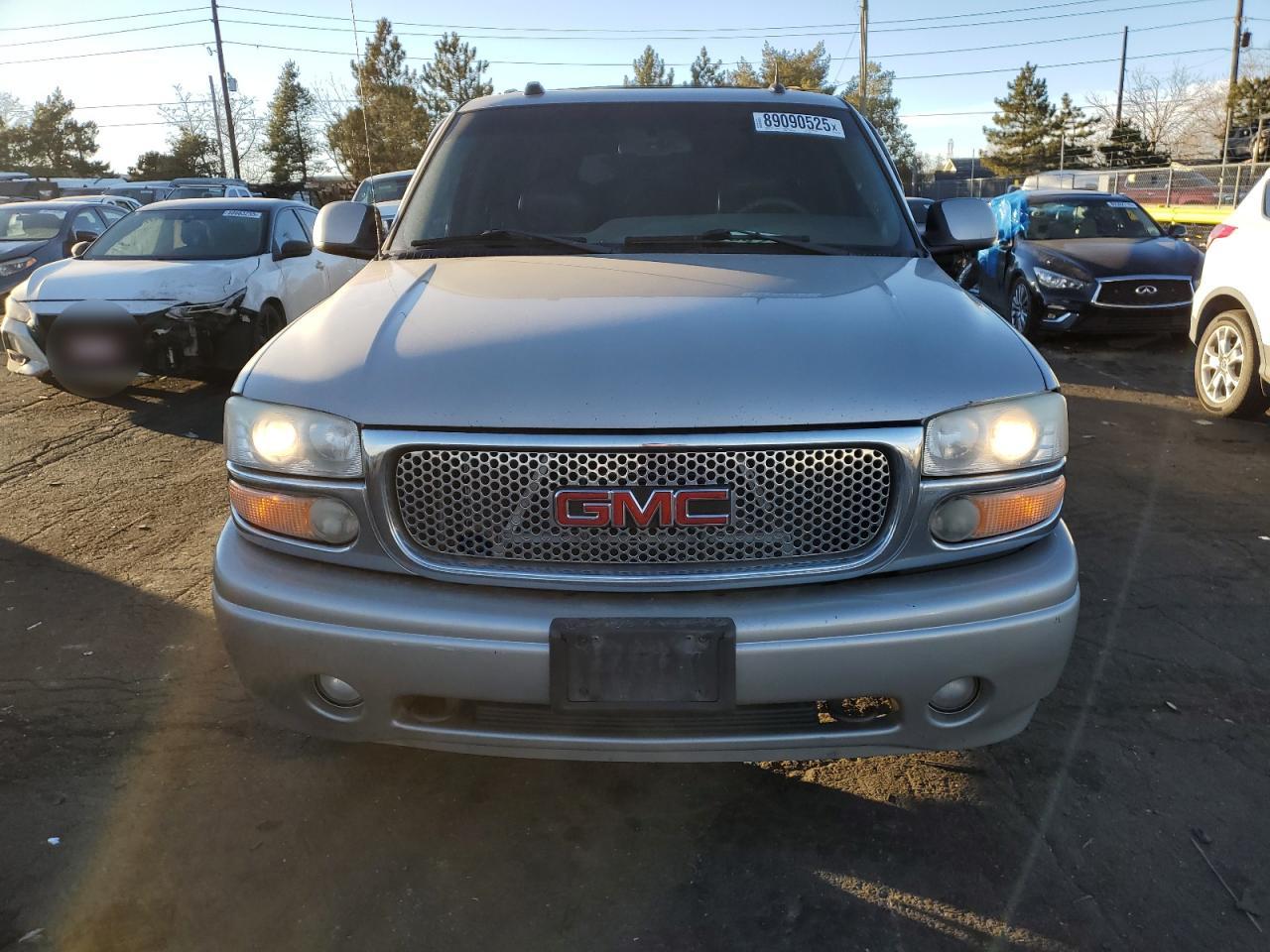 2005 GMC Yukon - Image 5