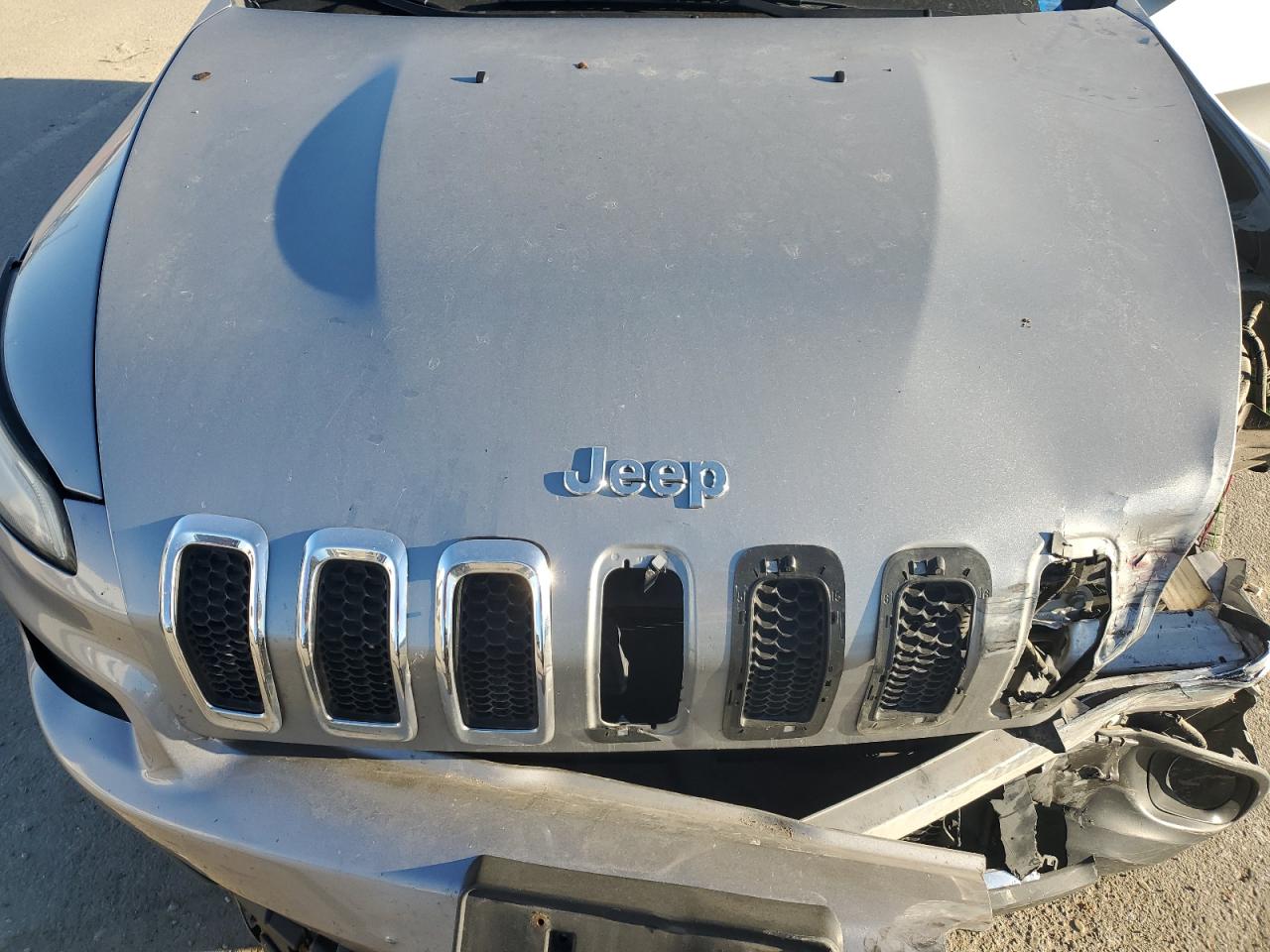 2015 Jeep Grand Cherokee - Image 13