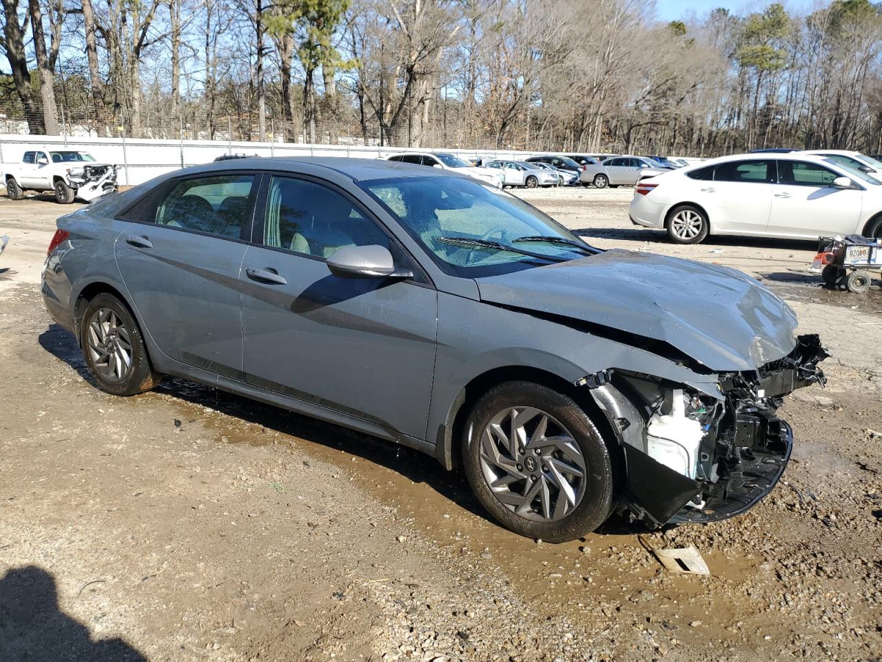 2024 Hyundai Elantra - Image 4