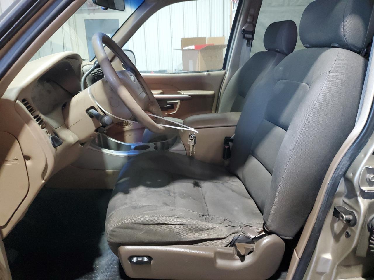 2001 Ford Explorer - Image 7