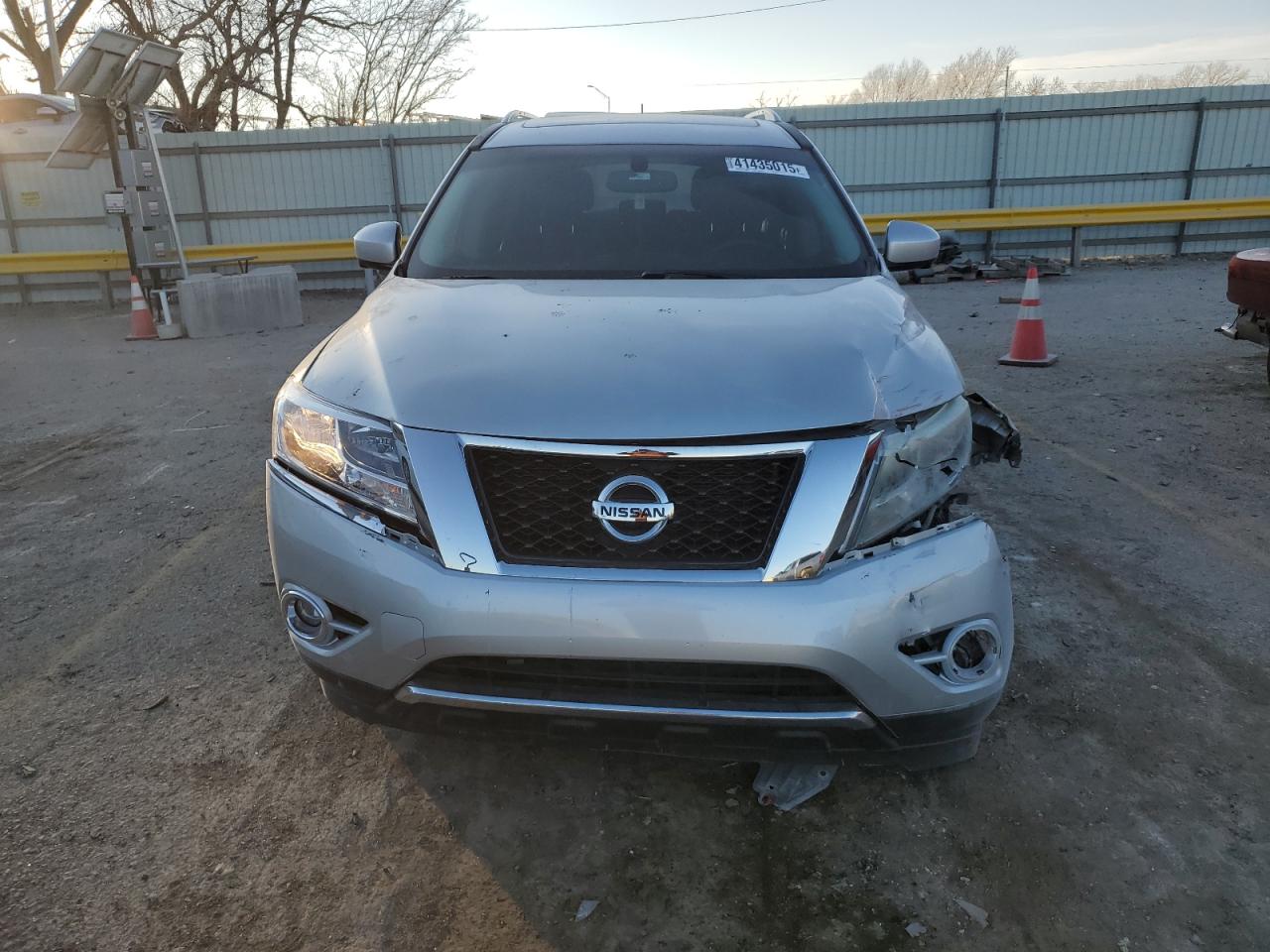 2015 Nissan Pathfinder - Image 5