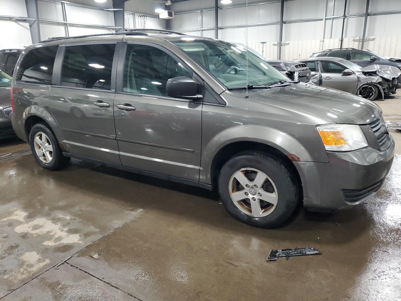 2010 Dodge Caravan - Image 4