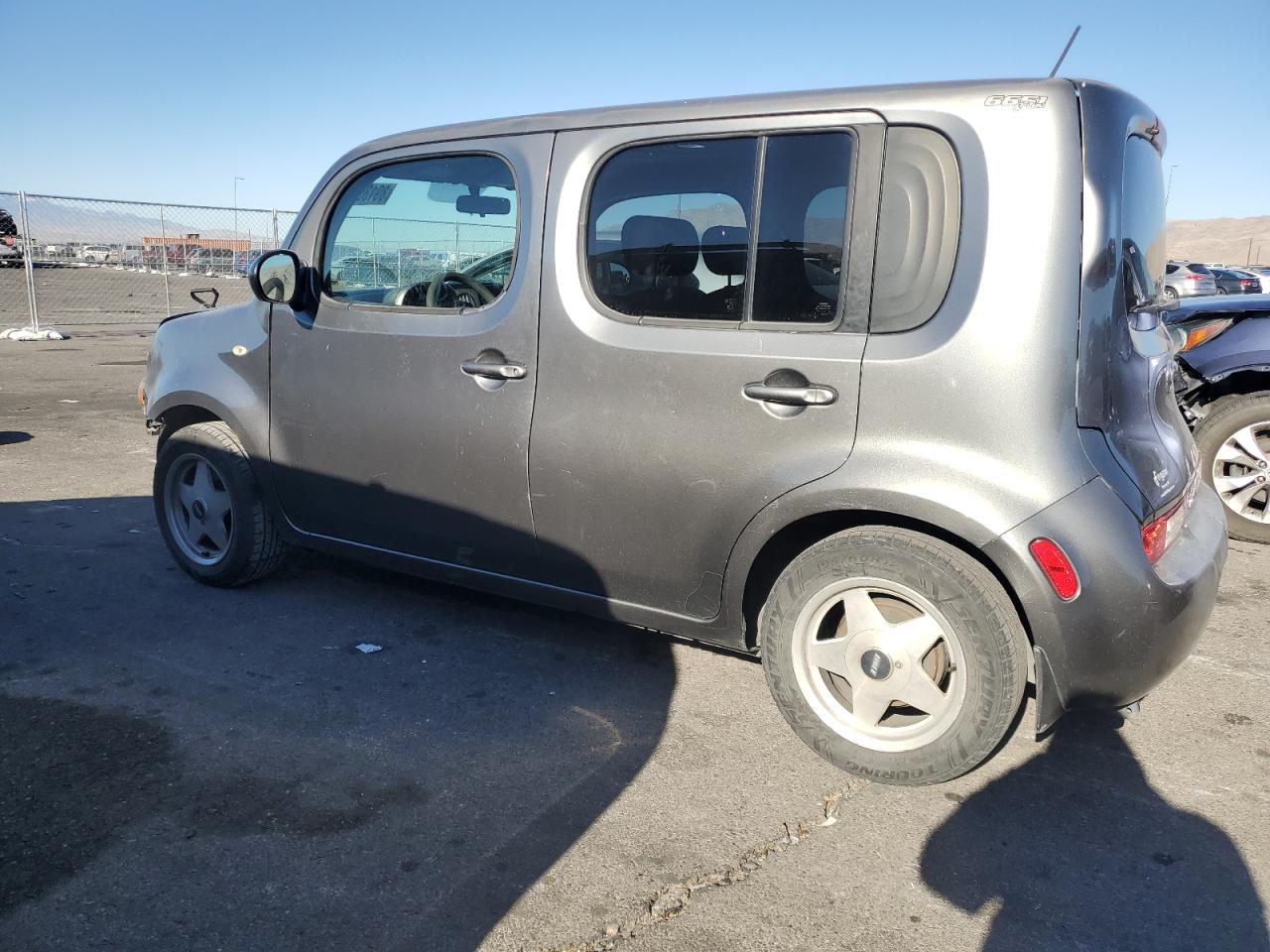 2009 Nissan Cube - Image 2