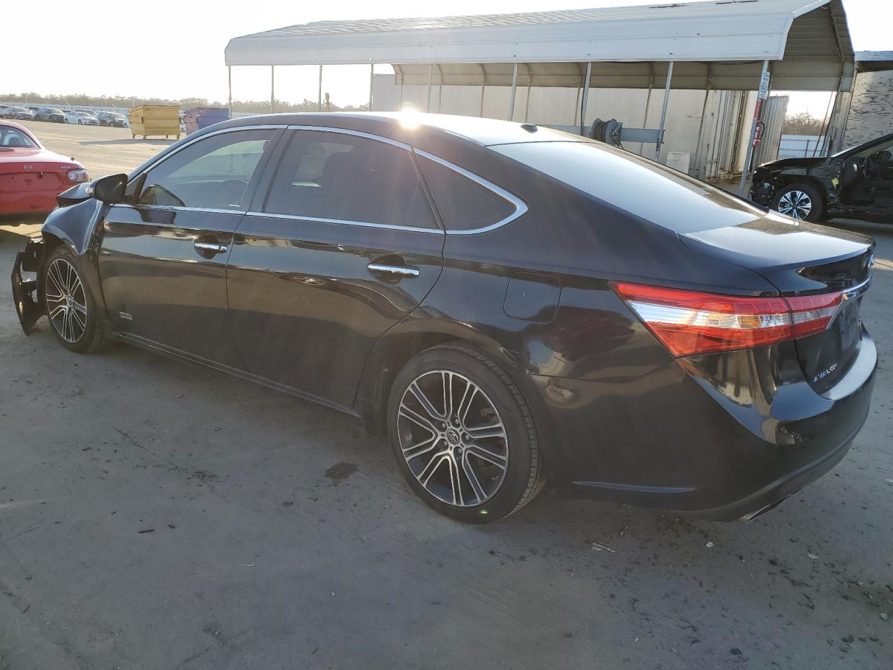 2015 Toyota Avalon - Image 2