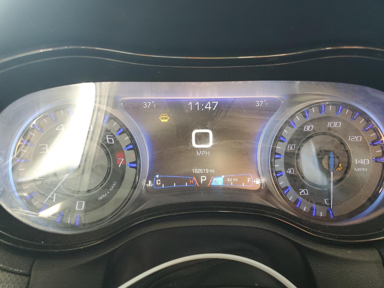 2016 Chrysler 300 - Image 9