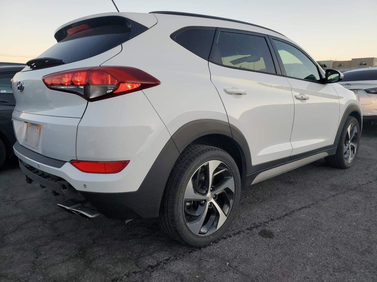 VIN KM8J33A22HU582356 2017 HYUNDAI TUCSON no.3