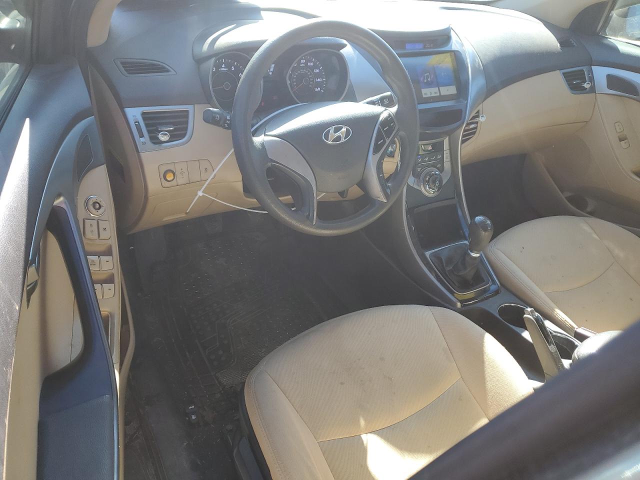 2013 Hyundai Elantra - Image 8