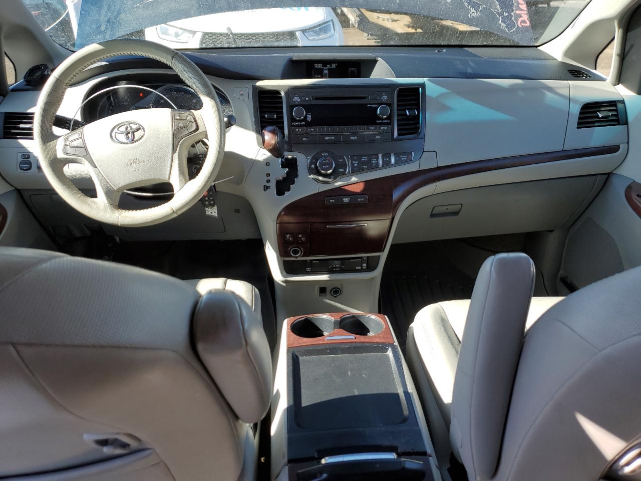 2011 Toyota Sienna - Image 8