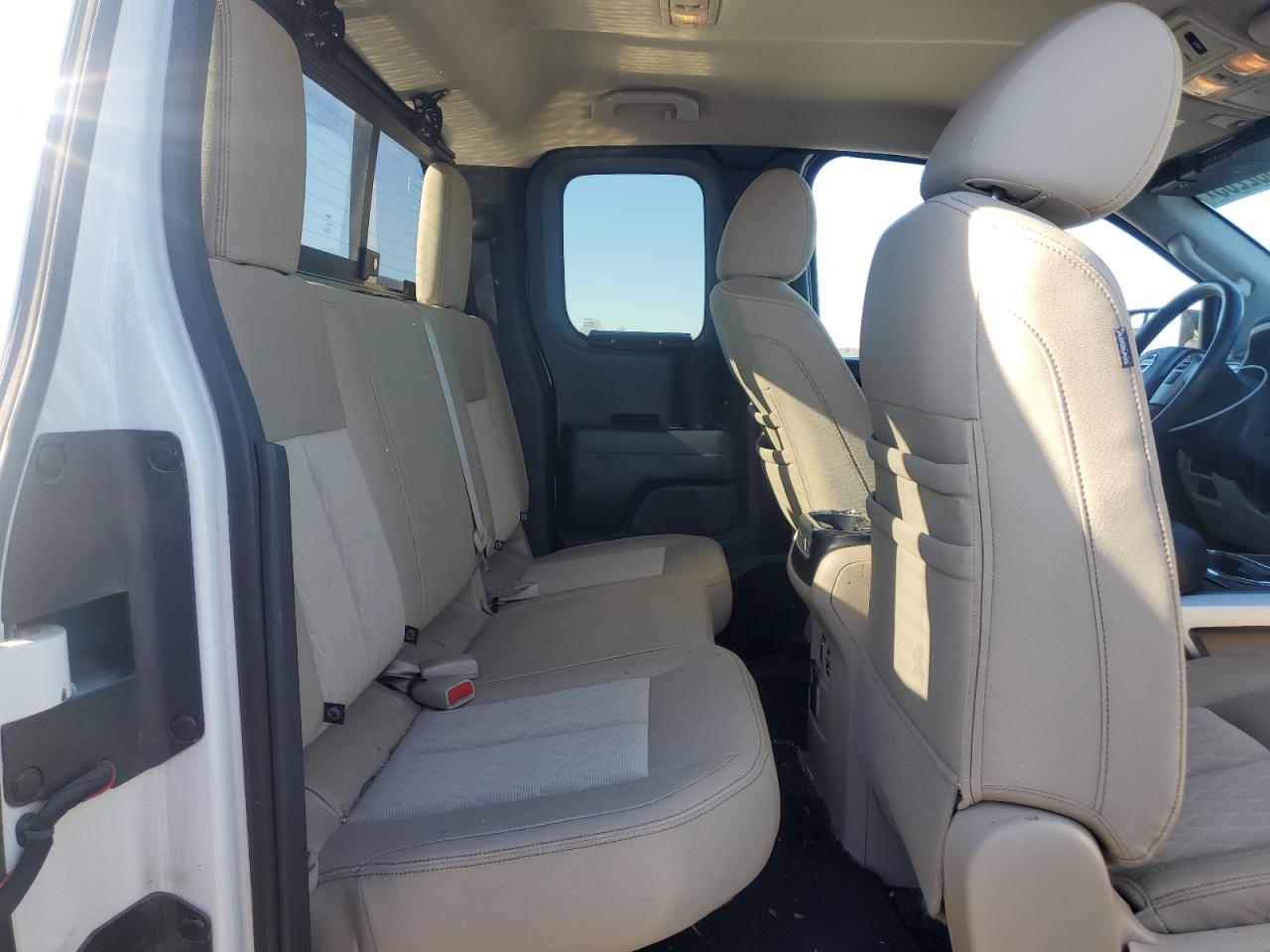 2017 Nissan Titan - Image 10
