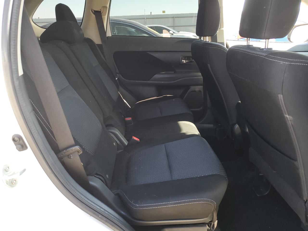 2018 Mitsubishi Outlander - Image 11