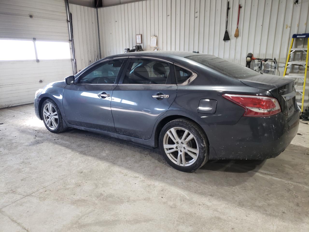 2013 Nissan Altima - Image 2