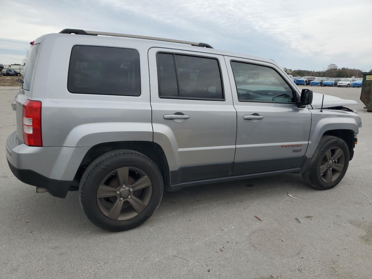 2017 Jeep Liberty (Patriot) - Image 3