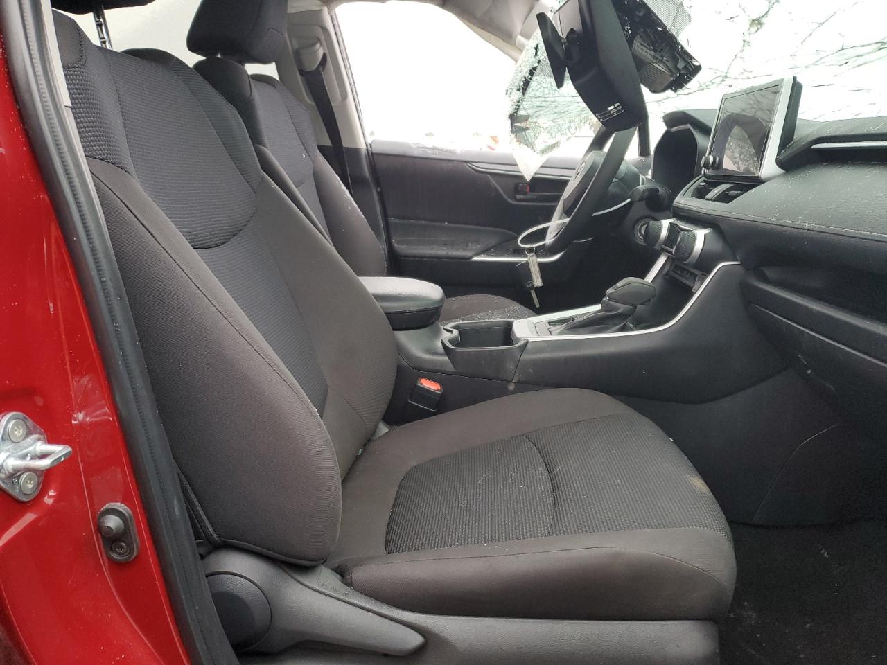 2024 Toyota RAV 4 - Image 7