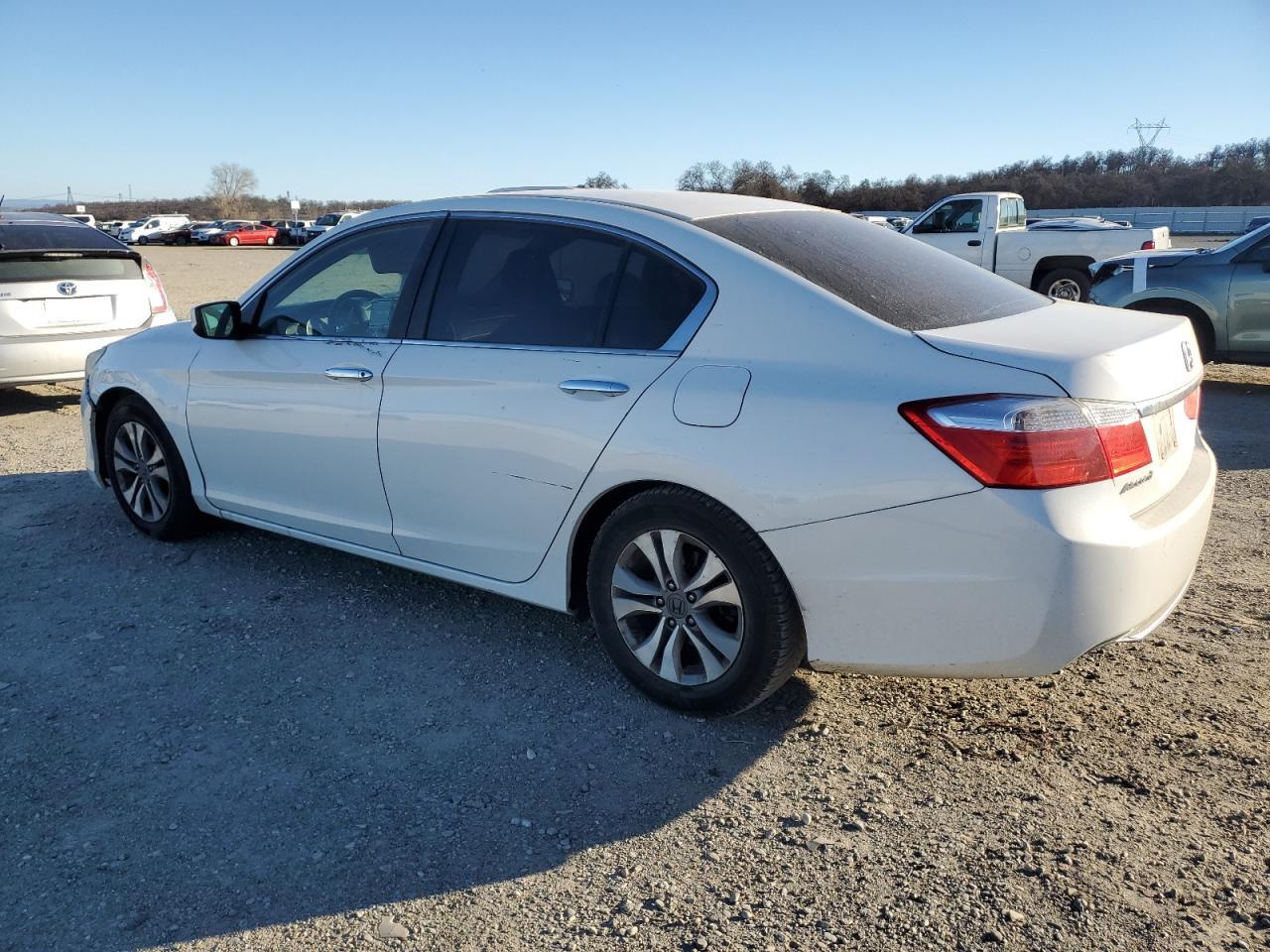 VIN 1HGCR2F37FA045845 2015 HONDA ACCORD no.2