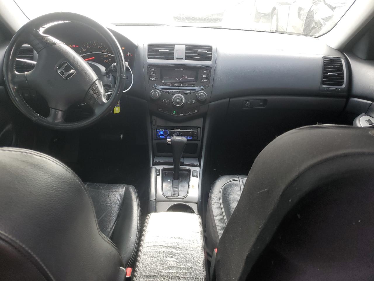 2003 Honda Accord - Image 8