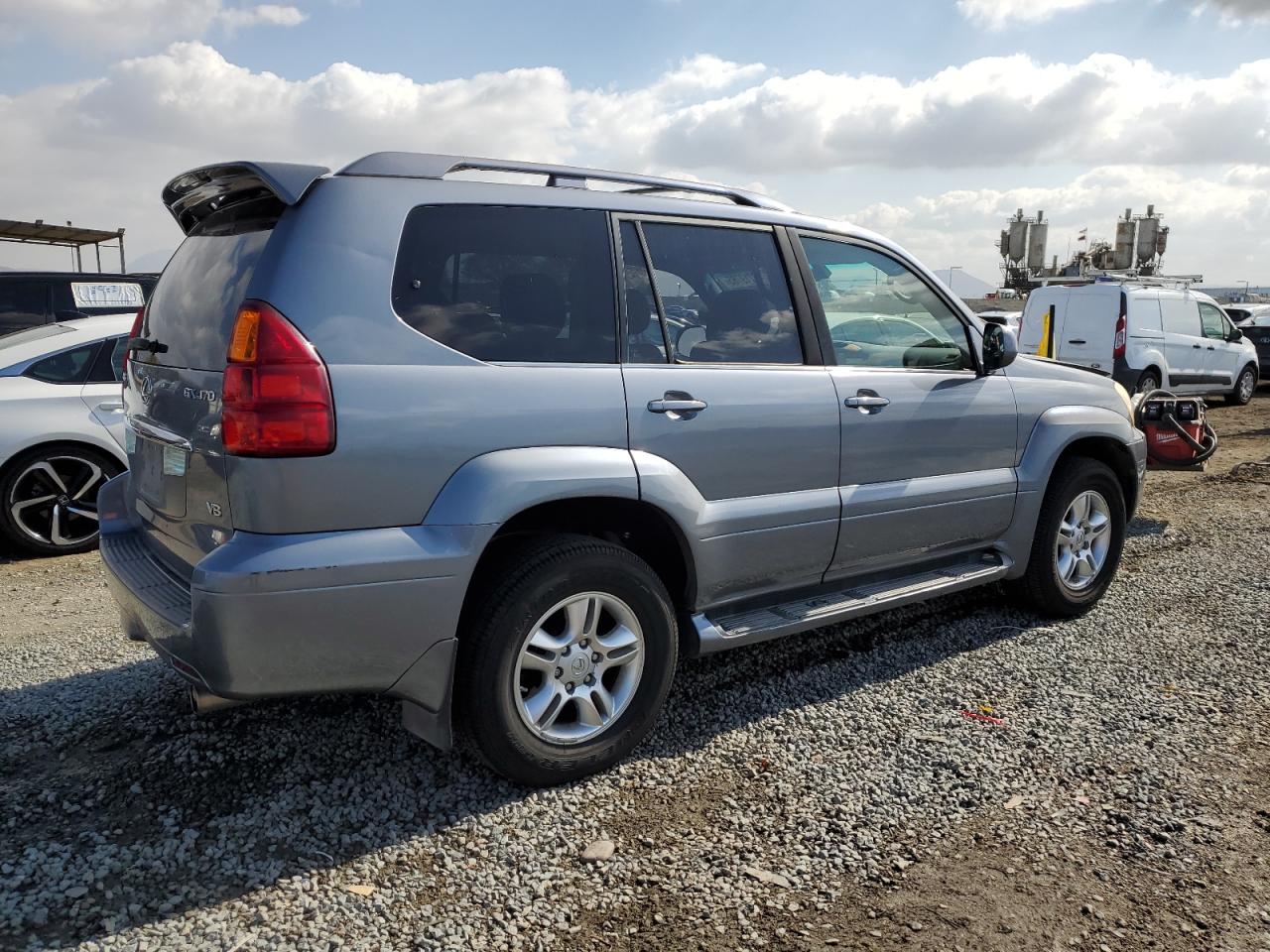 2005 Lexus GX - Image 3