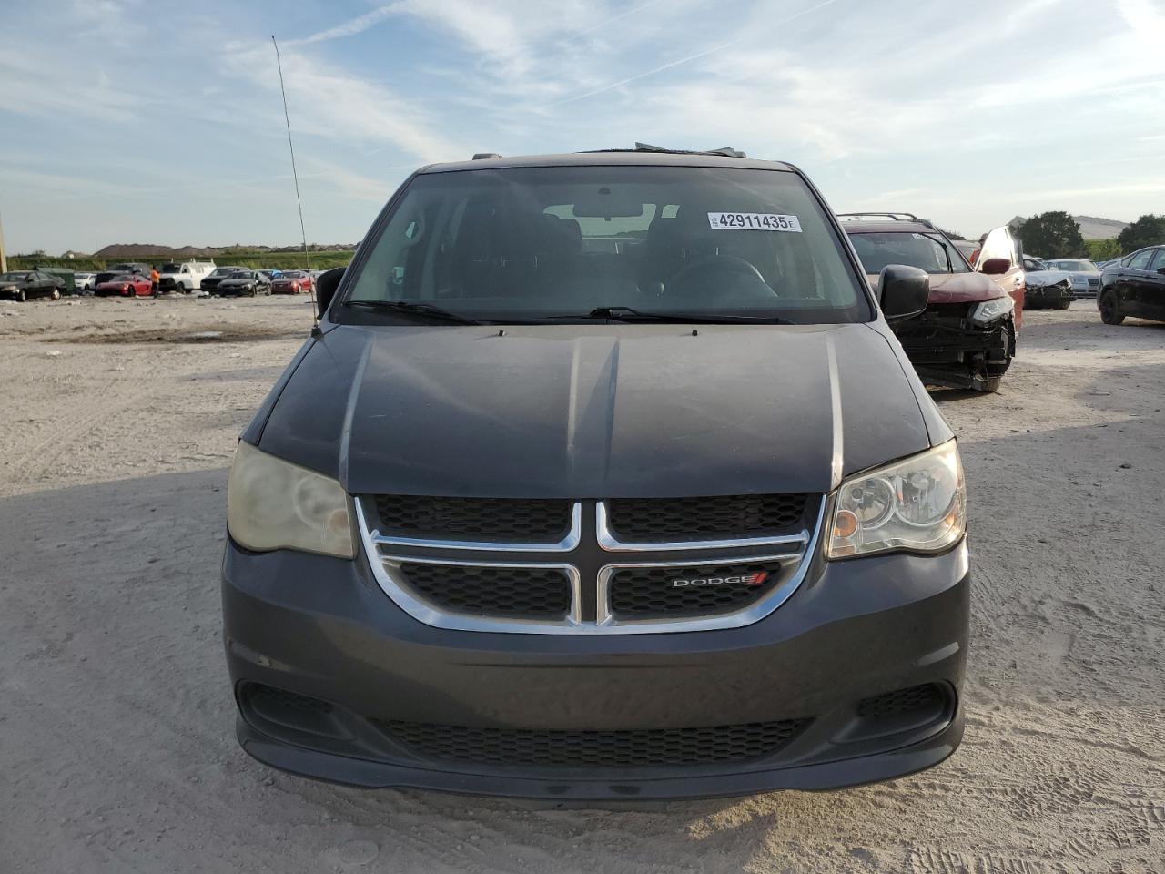 2013 Dodge Caravan - Image 5