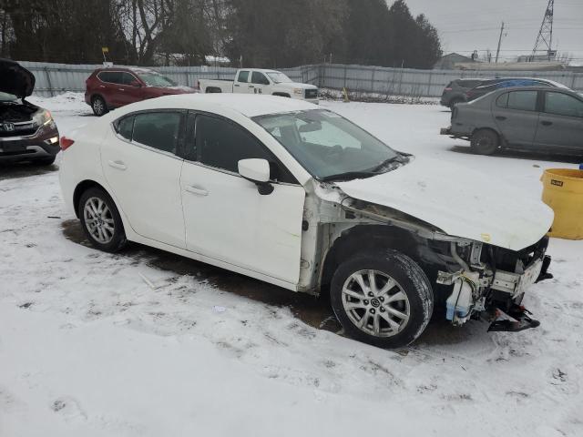  MAZDA 3 2015 White